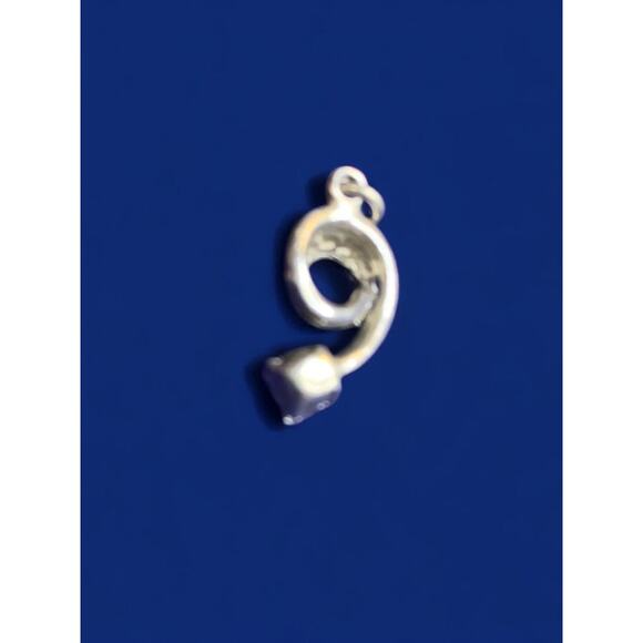 Delicate Vintage Silvertone Pendant Charm Solitaire Swoop .8 Inch - Picture 5 of 5